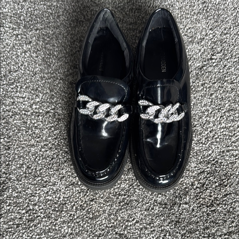 Steve Madden Black Dress Shoes with Silver Chain worn 1 time